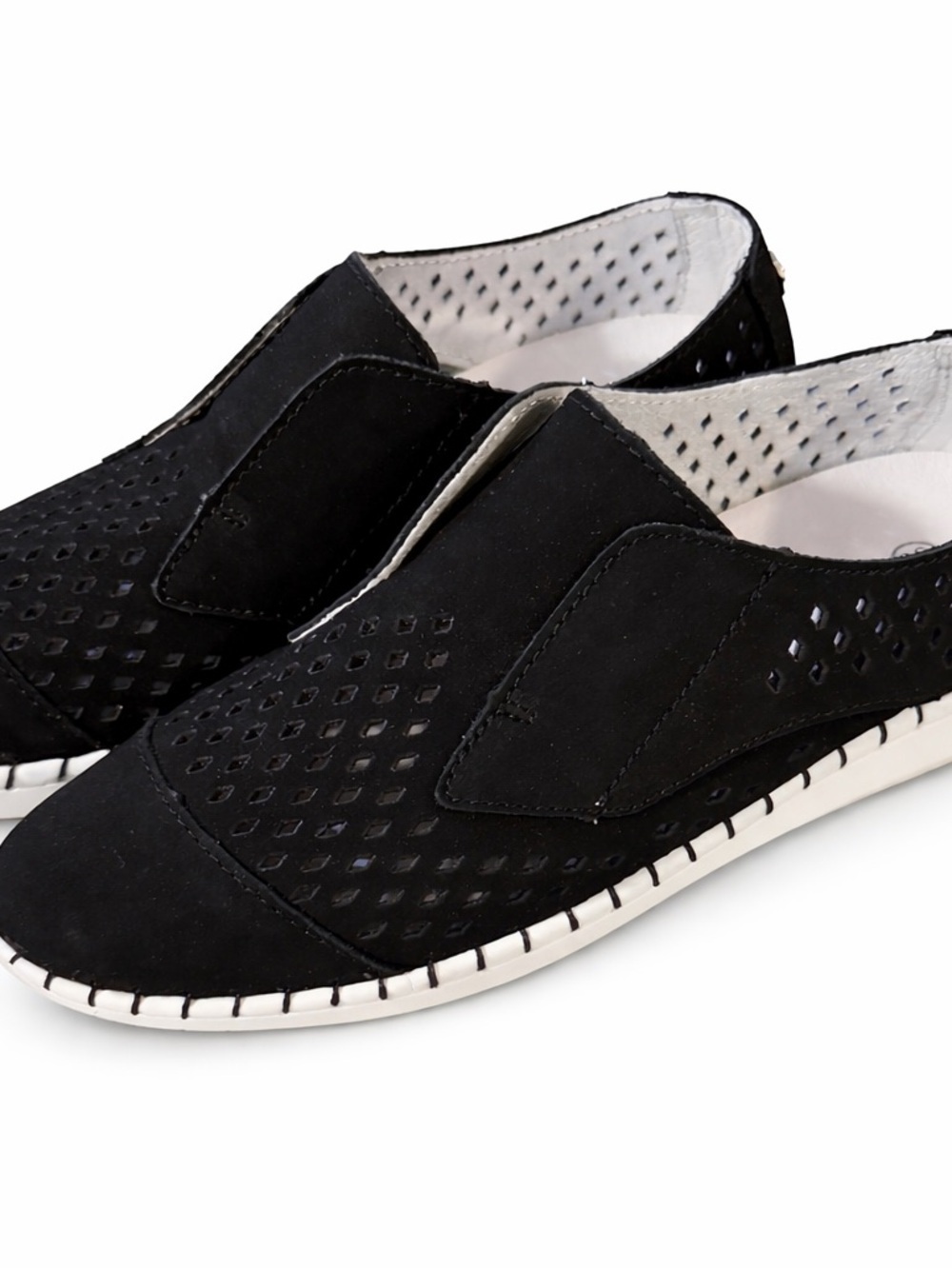 Bernie Mev Women’s TW181 Black Slip-On Sneakers, Size 38